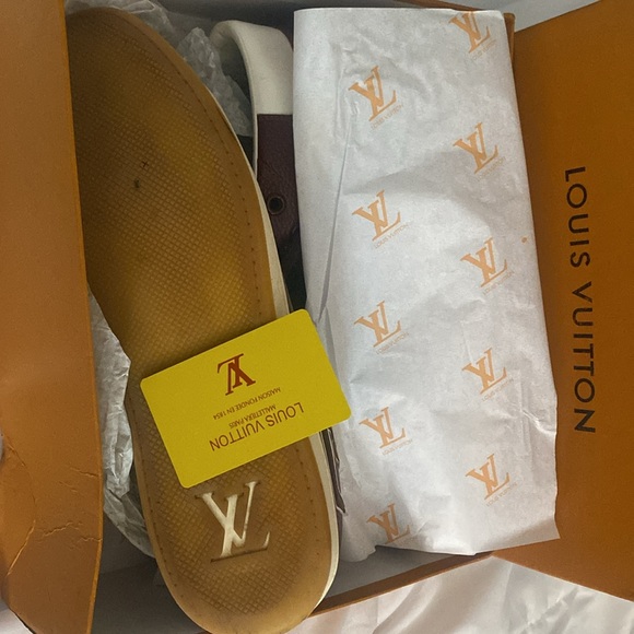 Hello Good People I’m selling a very nice pair Louis Vuitton shoe. - Picture 2 of 4
